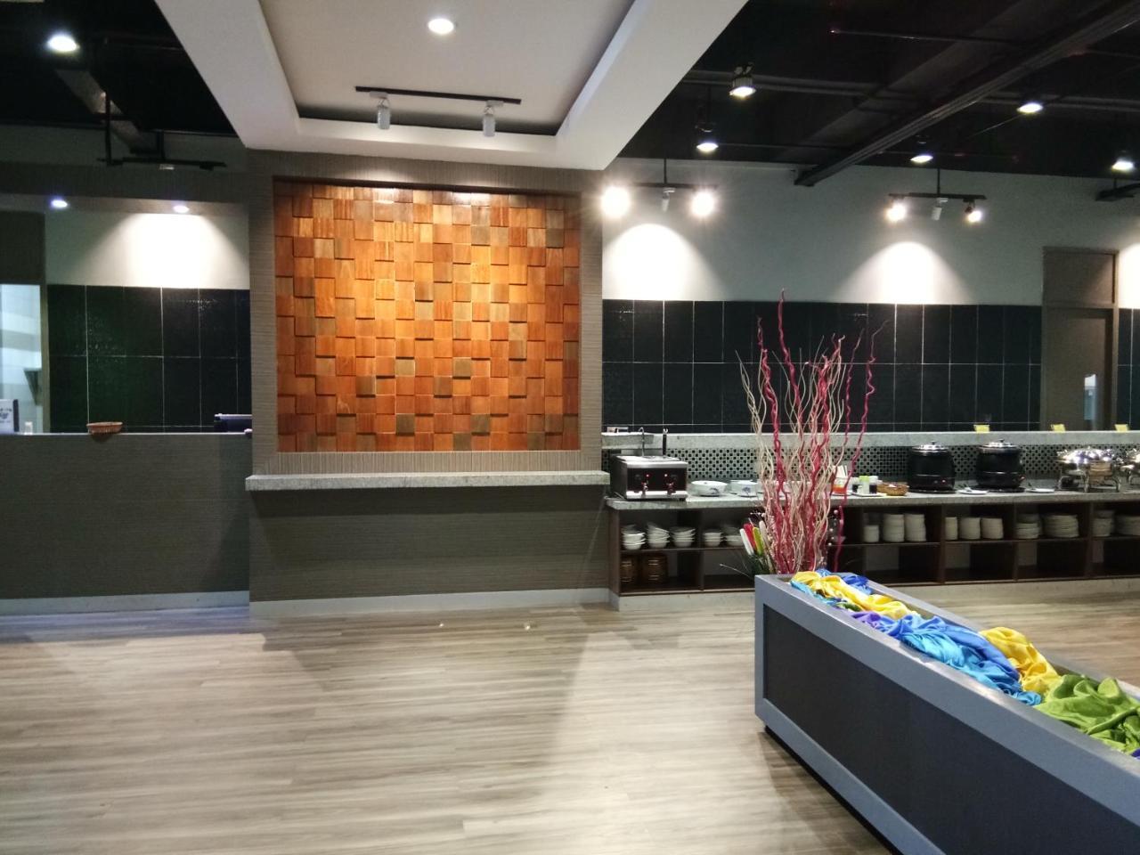 Purnama Hotel Limbang Exteriér fotografie